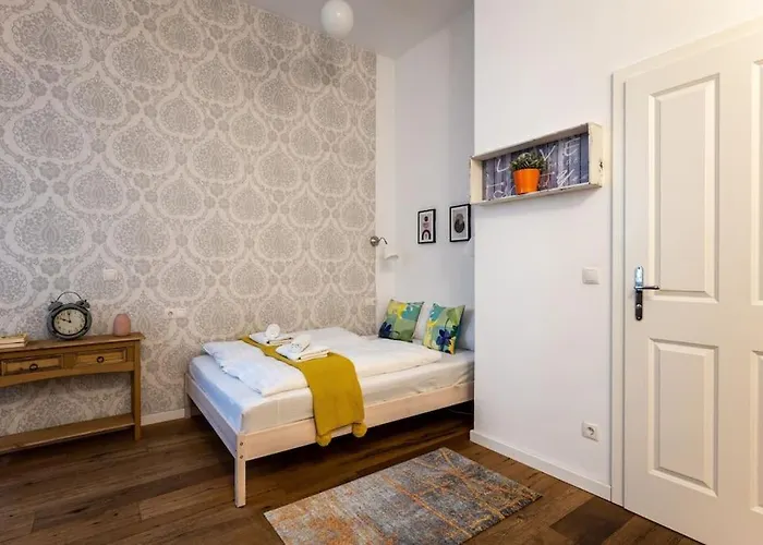 Compact Near Center By Hm Vienna